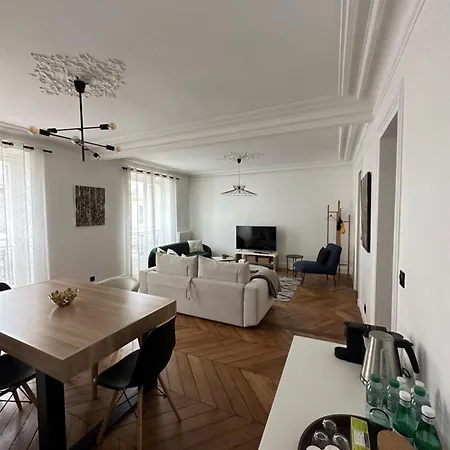 Centrale Moderne Cosy Familial Arc De Triomphe Apartment *